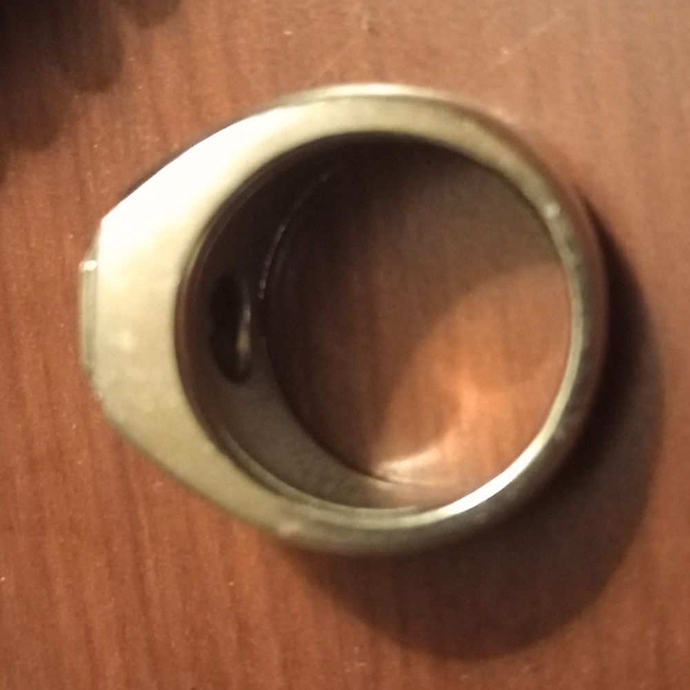 Silver And Black Gemstone Ring - image 4